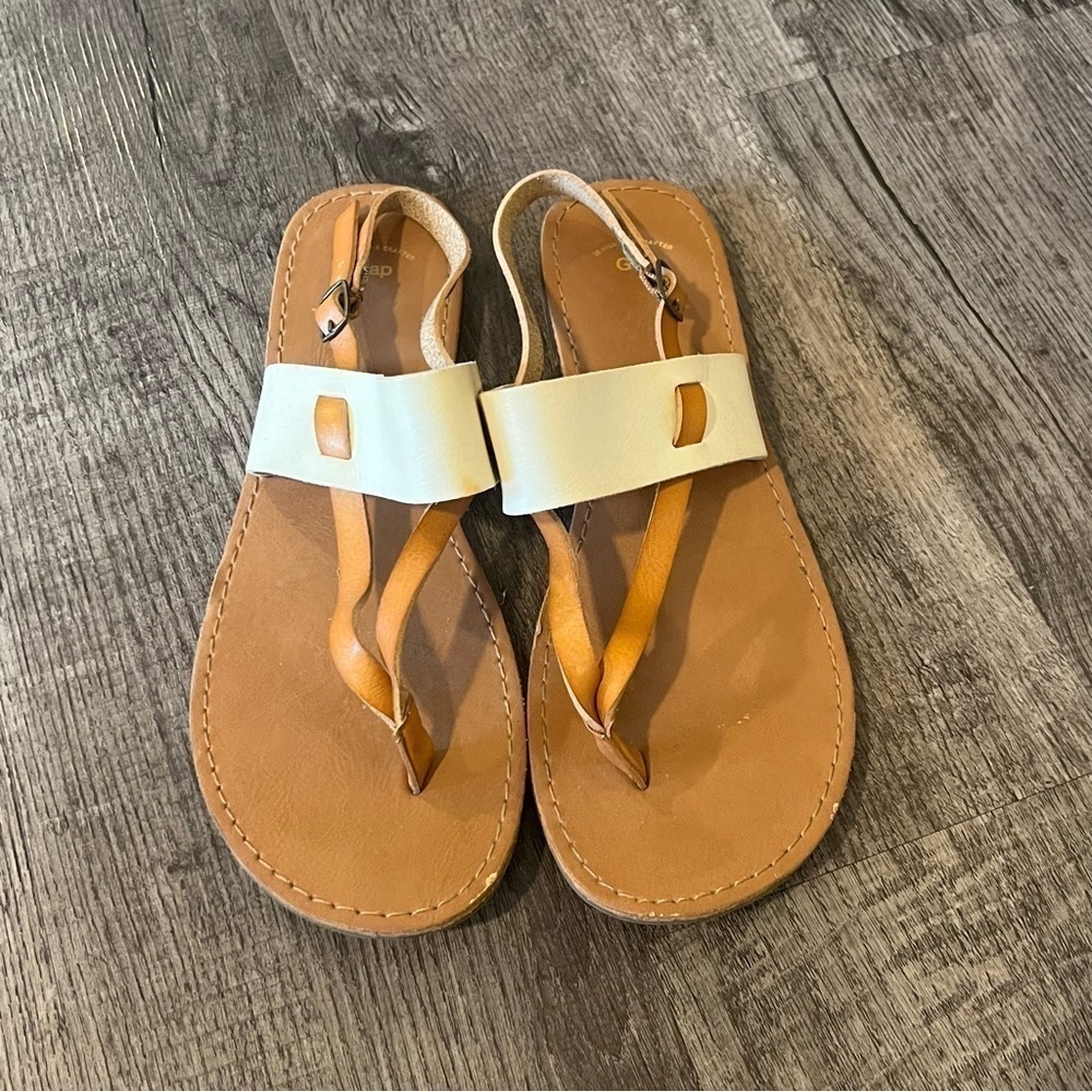 Gap sandals